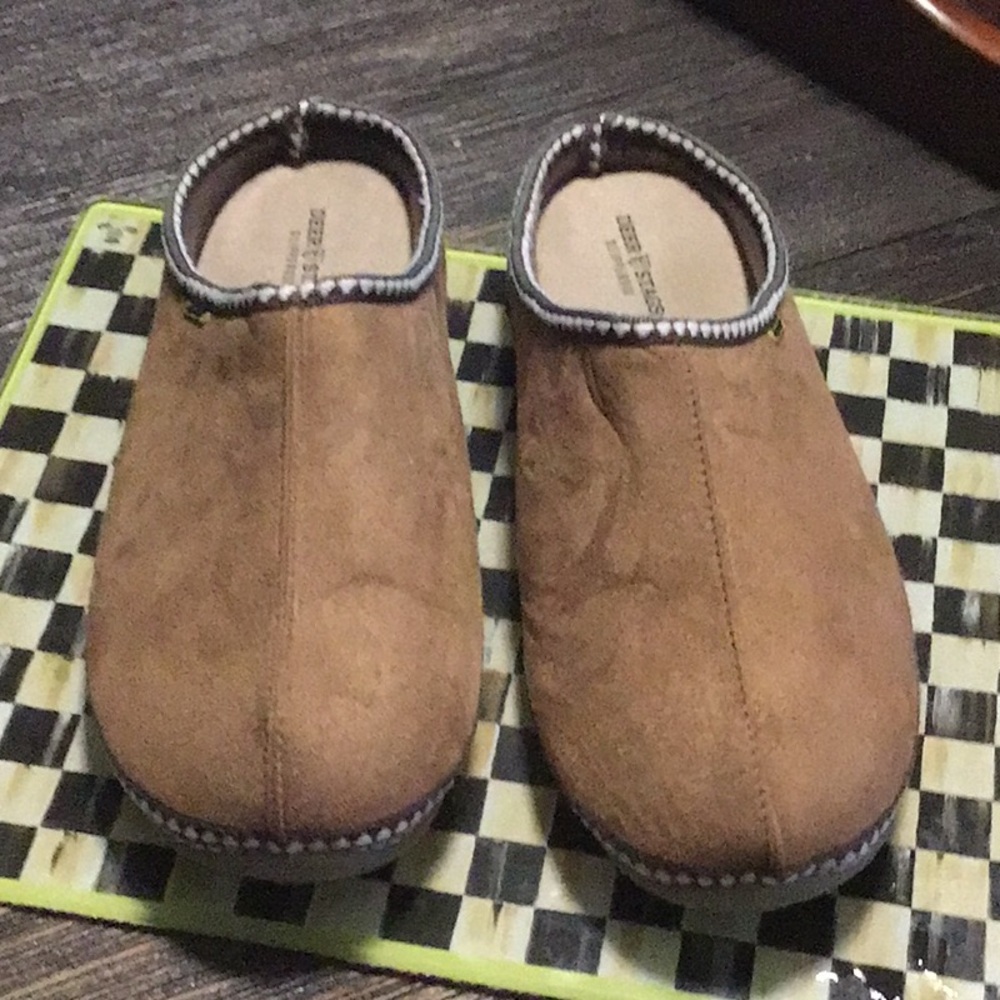 Deer Stags mens size 13 Where ever slippers